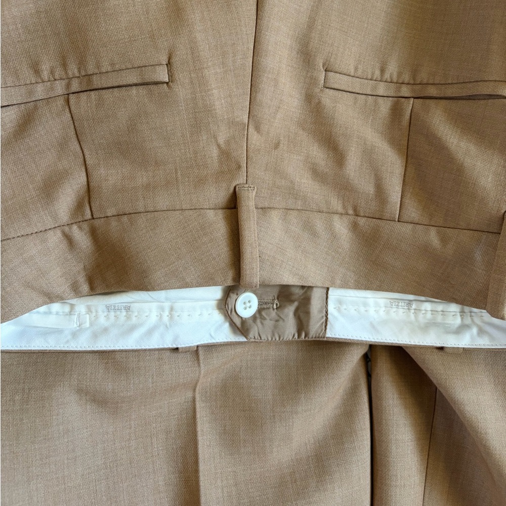 Aritzia The Effortless Pant - Picture 6 of 7